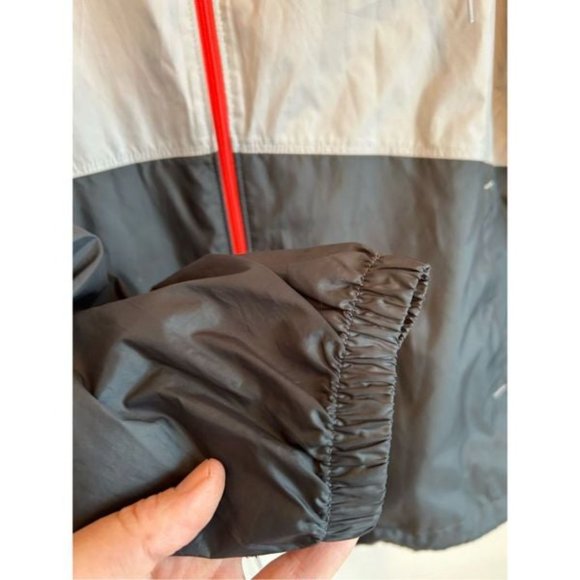 Colombia Windbreaker. Size Large(14-16). Used good condition. - Picture 5 of 12